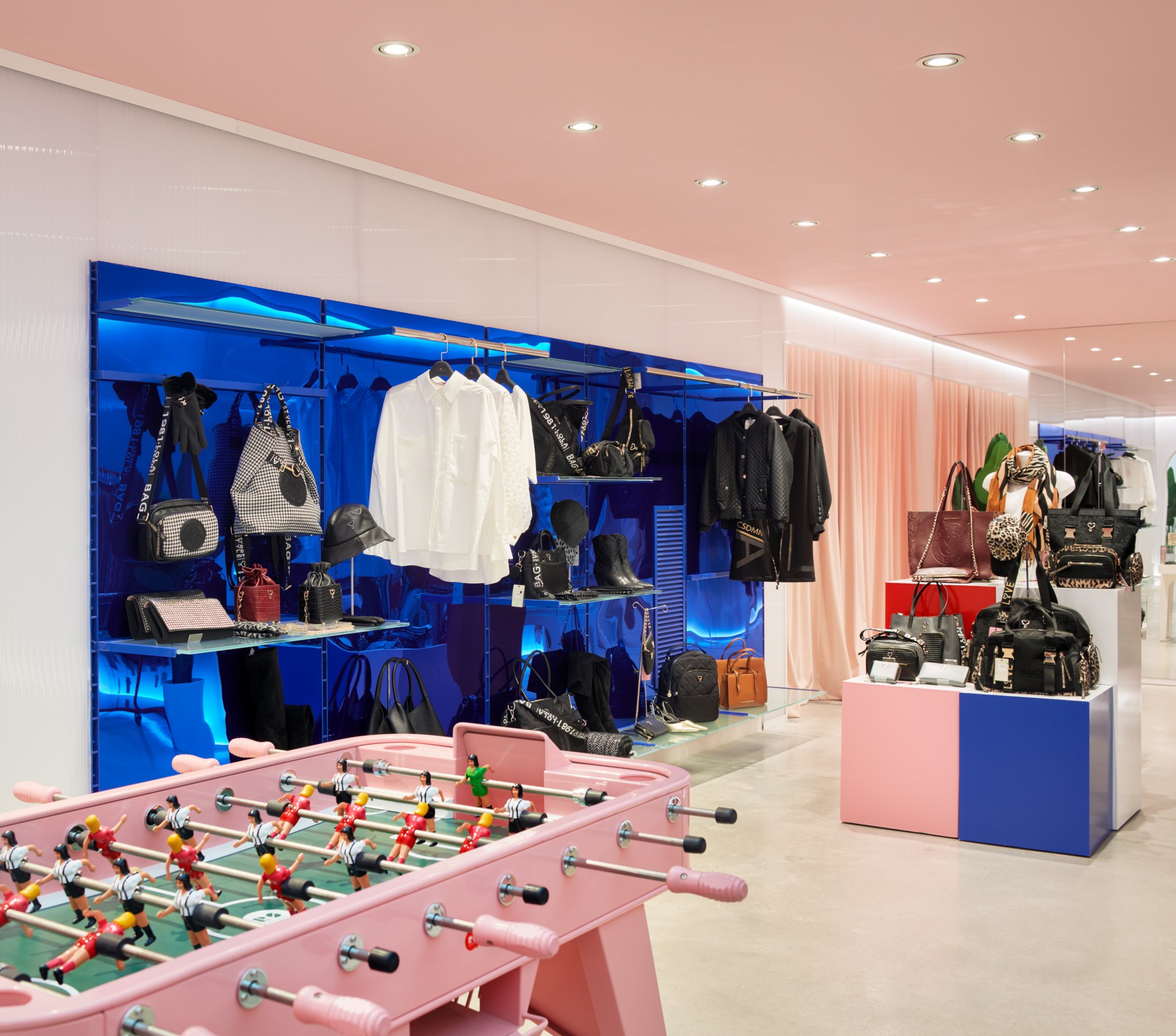 洛拉·卡萨德蒙特新展厅-15