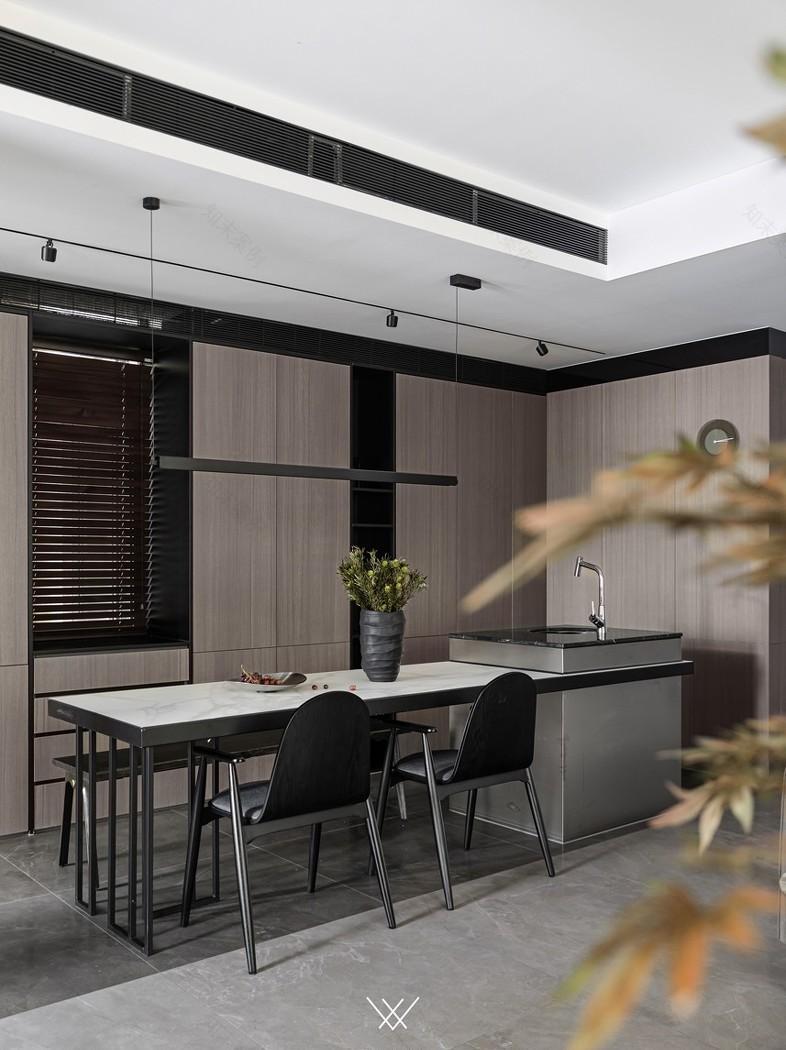 旧房翻新 | 环形落地窗主卧设计,功能与美学的完美融合-21