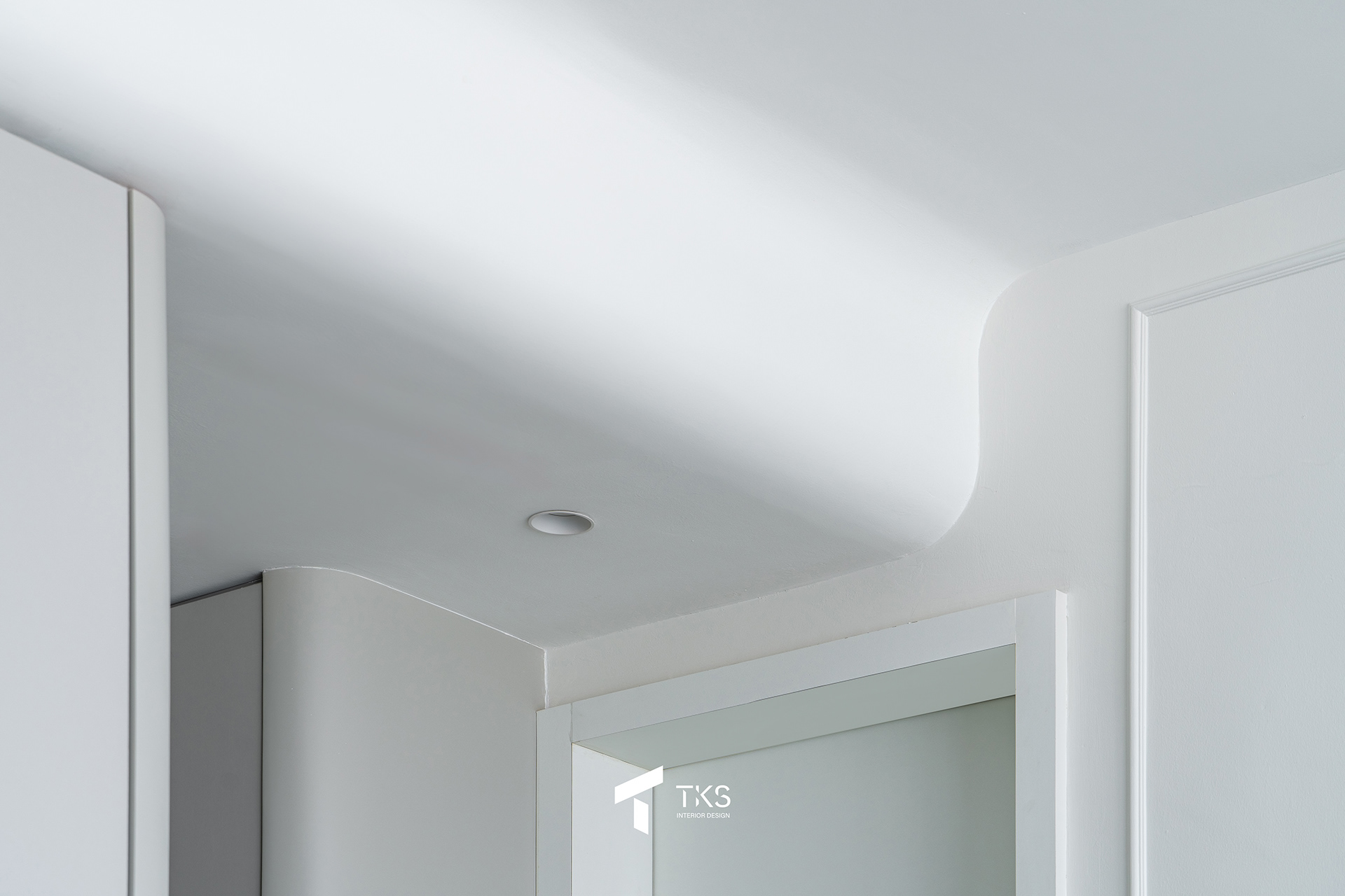 "Streamlined Contemporary French Design" @ EAST PARC-25