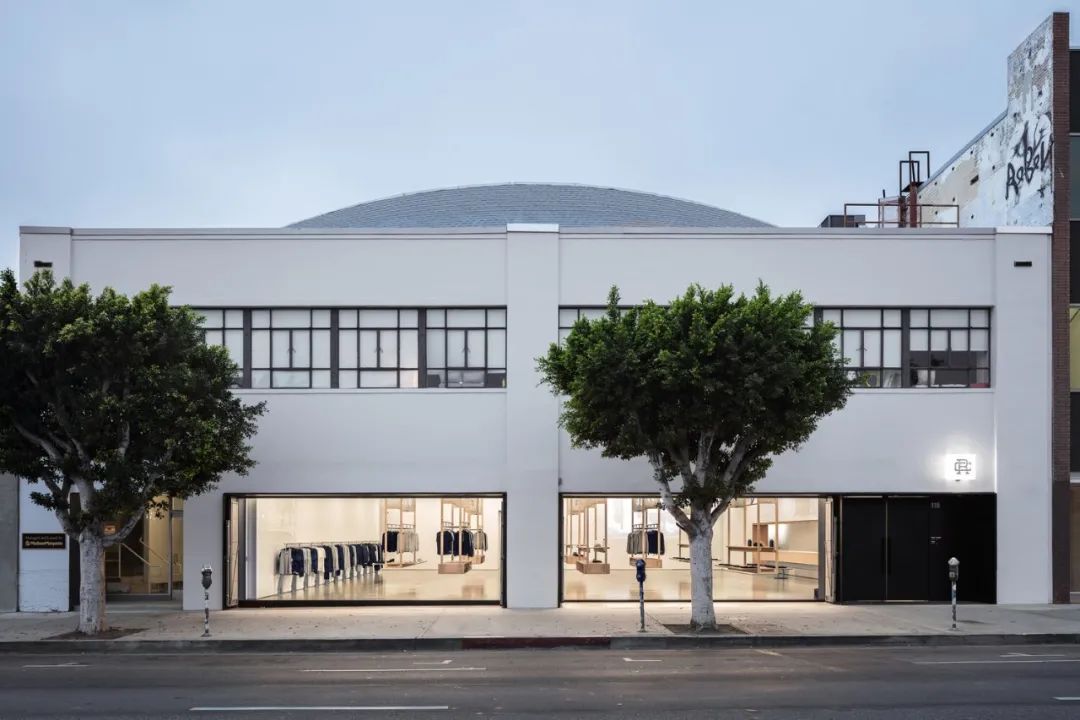 【557期】多变的服装店，吊轨赋予空间更多变化-9