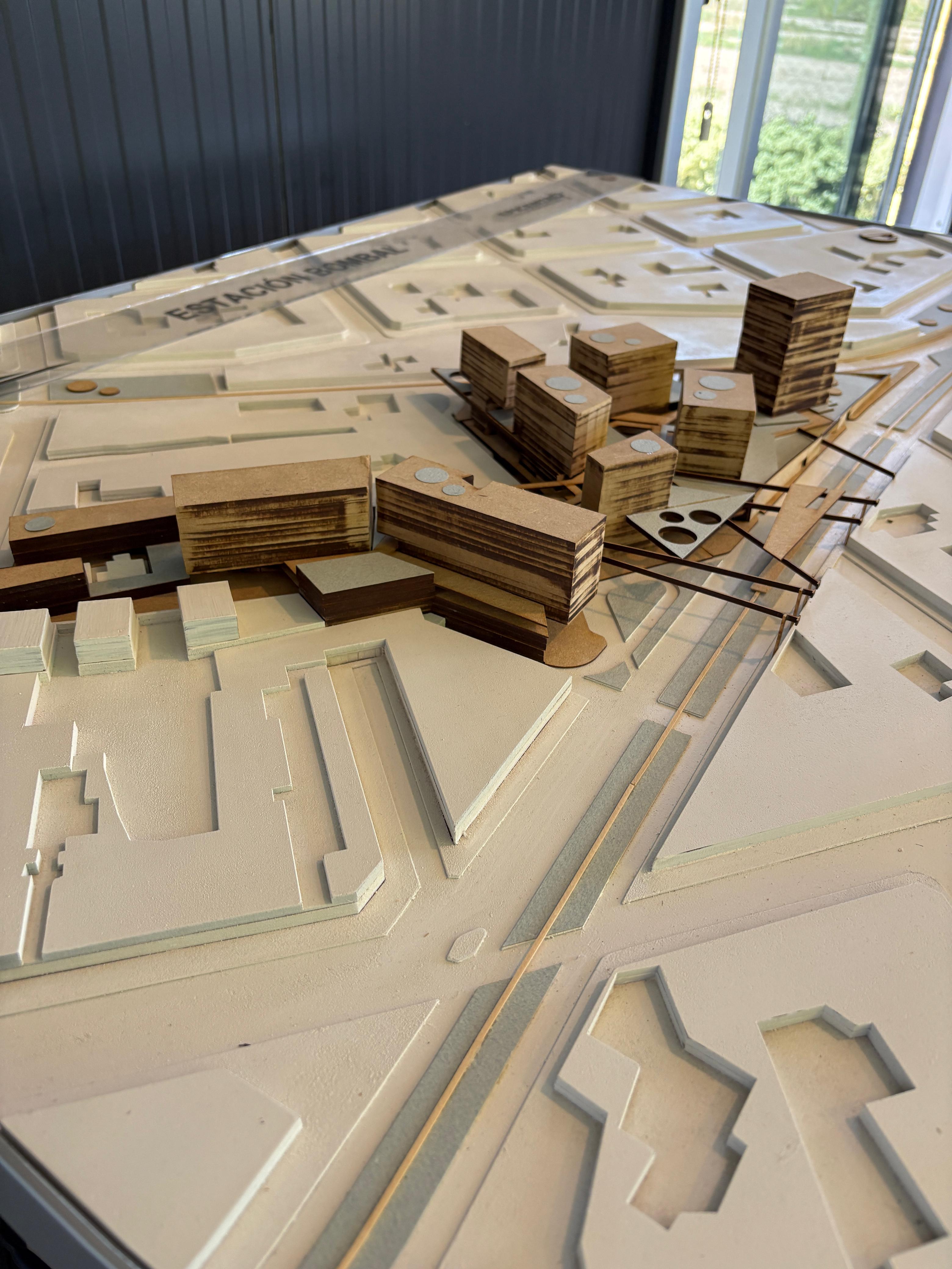 Maqueta Física | Proyecto Estación Bombal-3