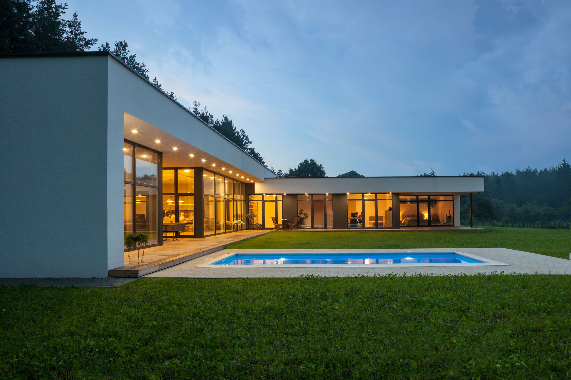 森林中的现代私密别墅-11