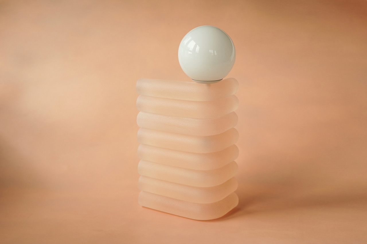 加州设计团队打造“果汁感”智能灯具,致敬大师经典-11