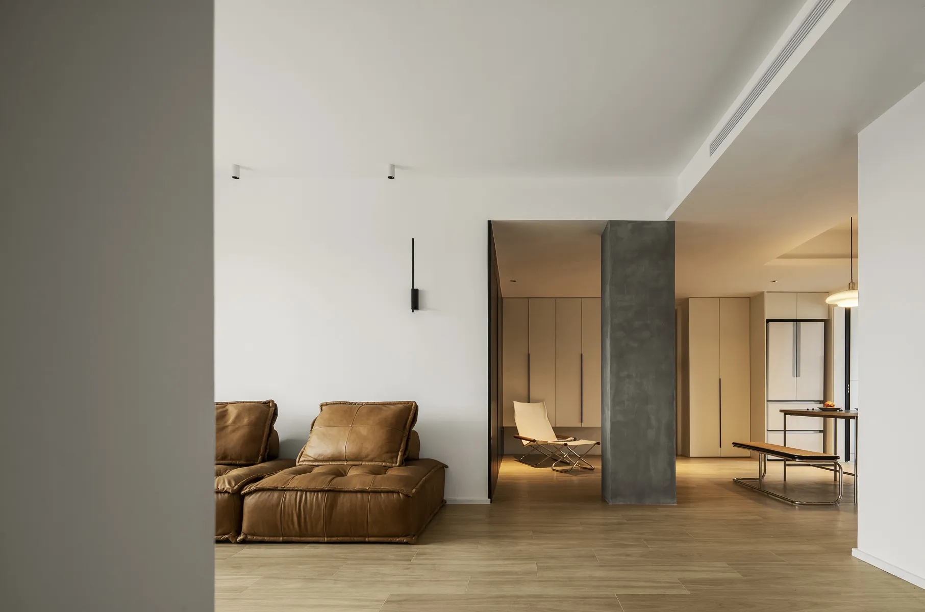 回归之家 · 水泥柱为中心的通透空间设计丨你好美家-13