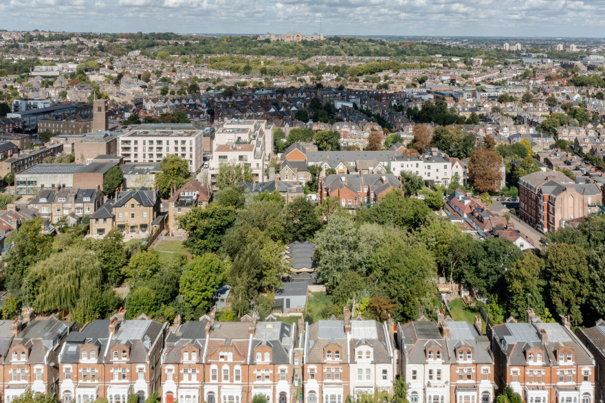 阿伯尔住宅(注:若Arbour为特定人名,这样翻译较合适;若有特殊背景需结合实际判断,若仅按字面可译为凉亭屋 ,这里按可能为人名情况给出此唯一结果) 丨英国伦敦-7