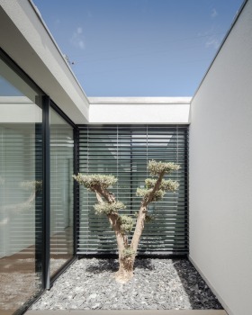 Casa na rua da Ribeira, Gandra, Esposende Raulino Silva Architect