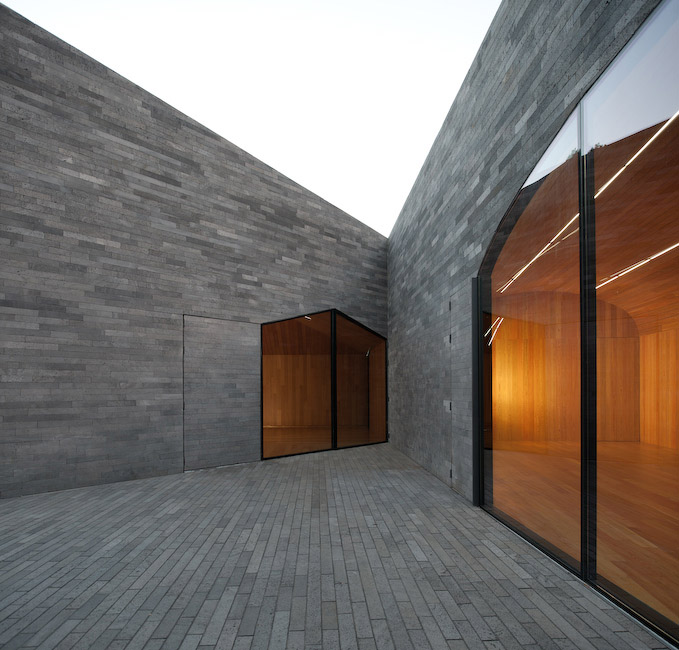 湖畔双砾，葡萄牙 / Aires Mateus-30