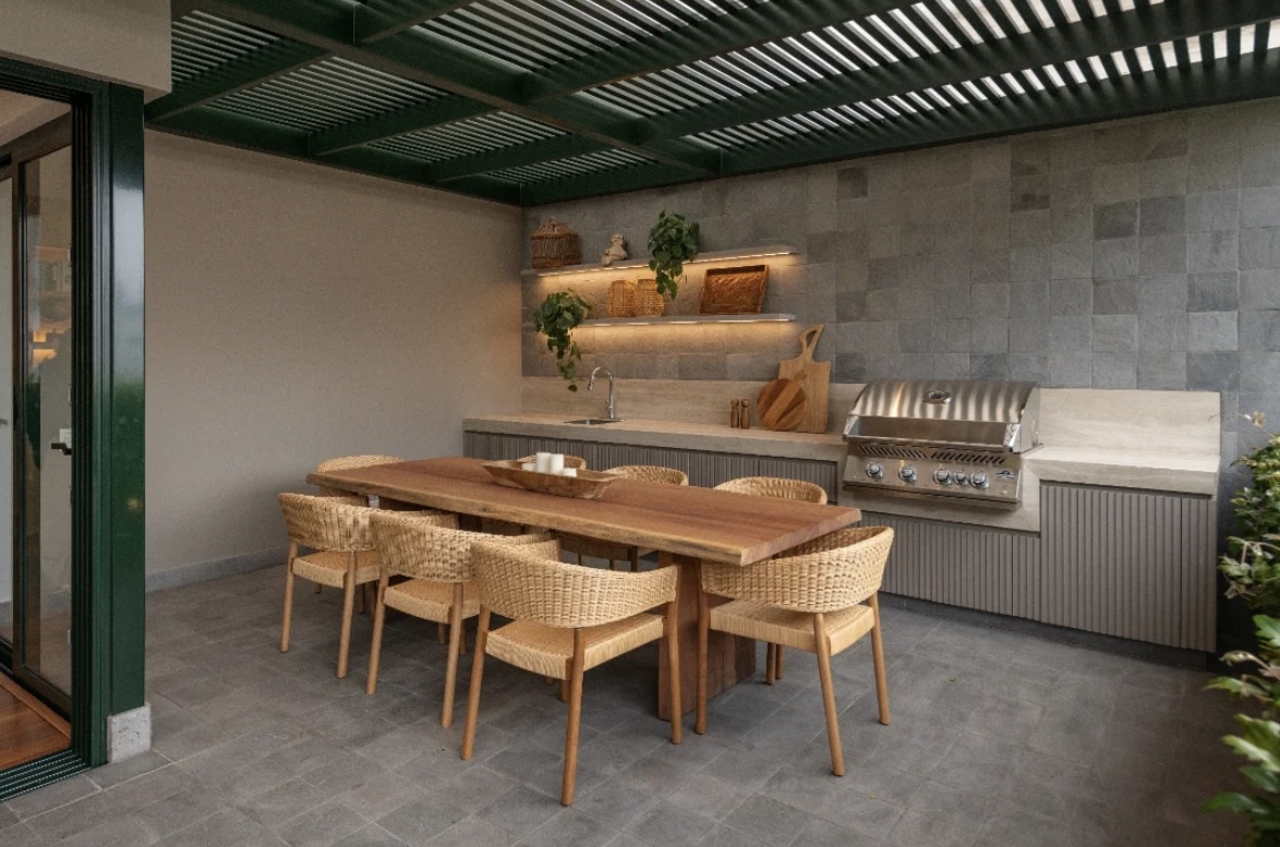 Sala de estar y terraza - Estudio VV-6