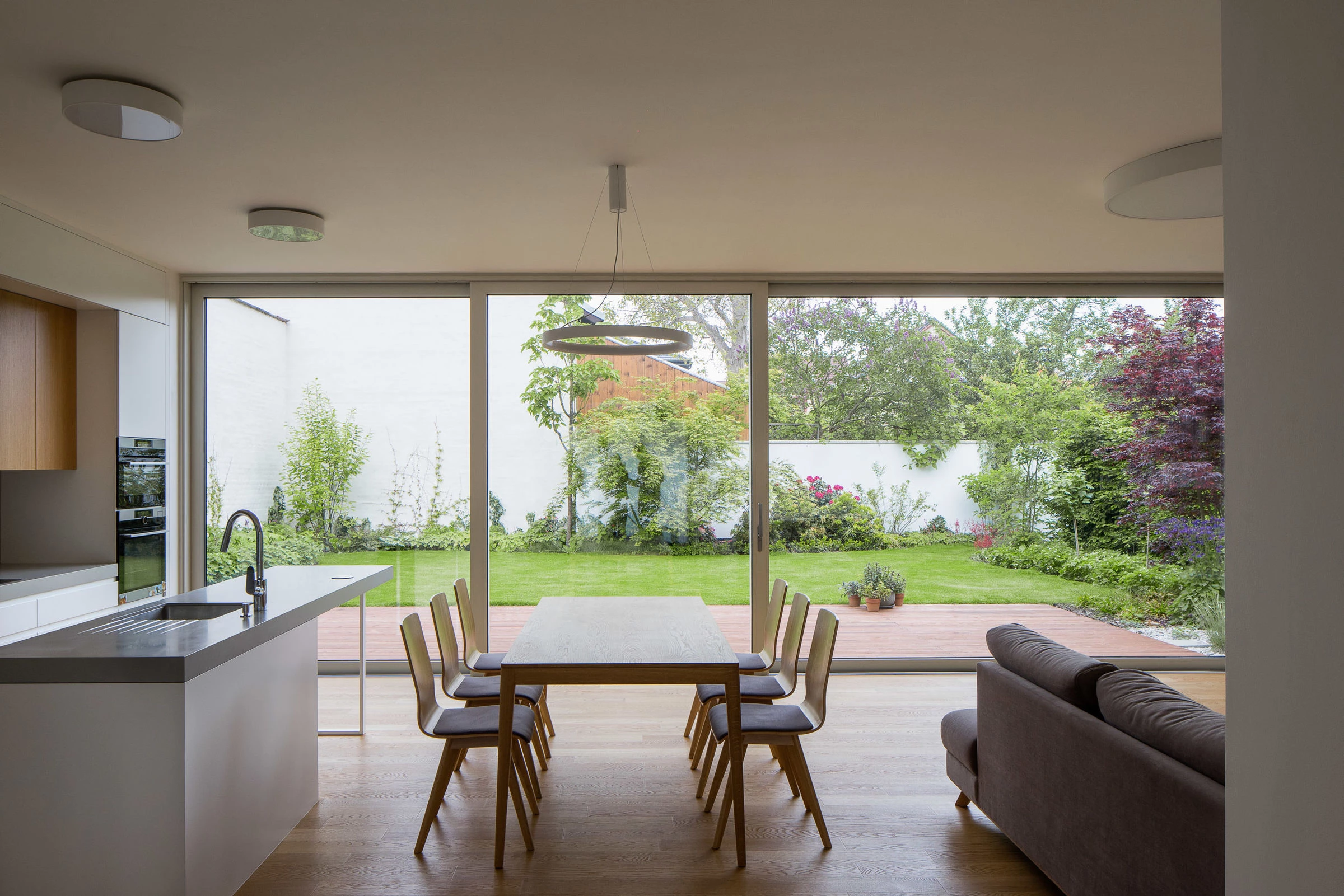 捷克家庭住宅,光影游戏中的自然采光设计-20