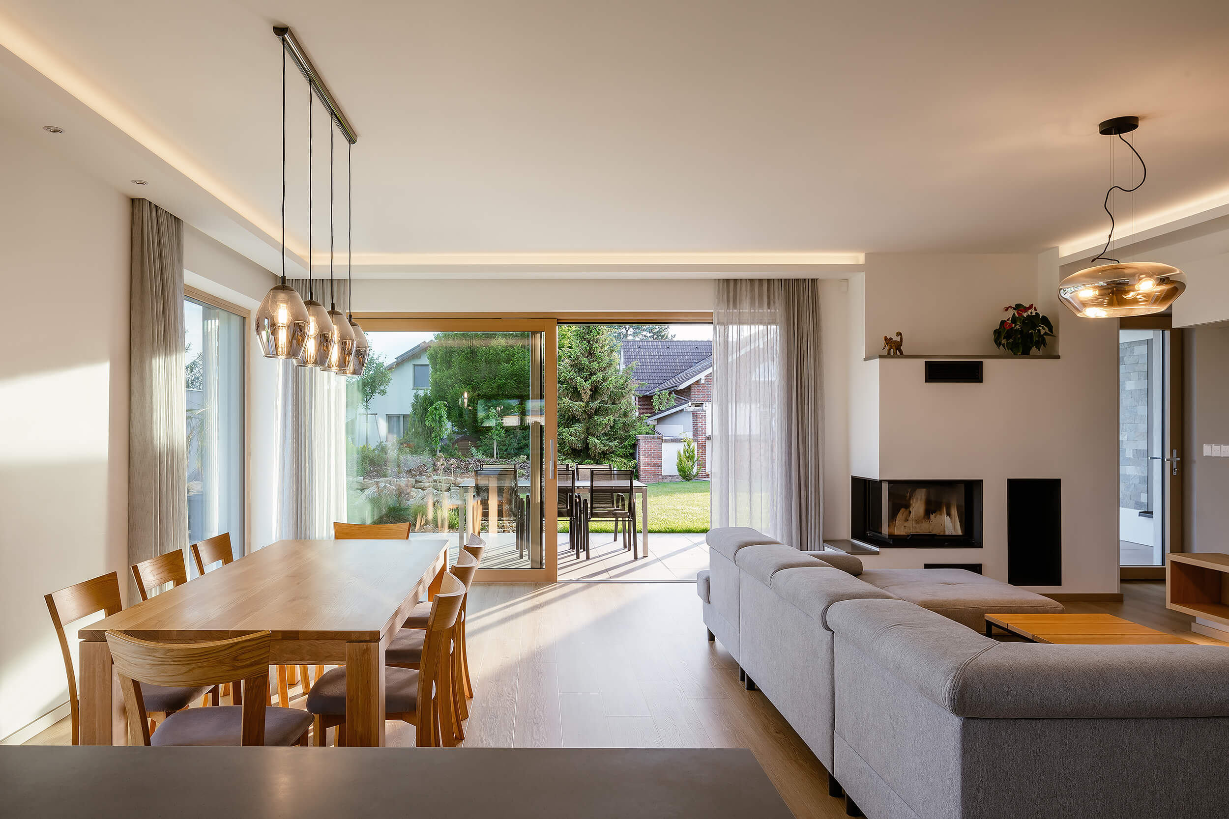 Villa Litomyšl II: A Family House Shaped 丨 Light, Slope, and Garden-2