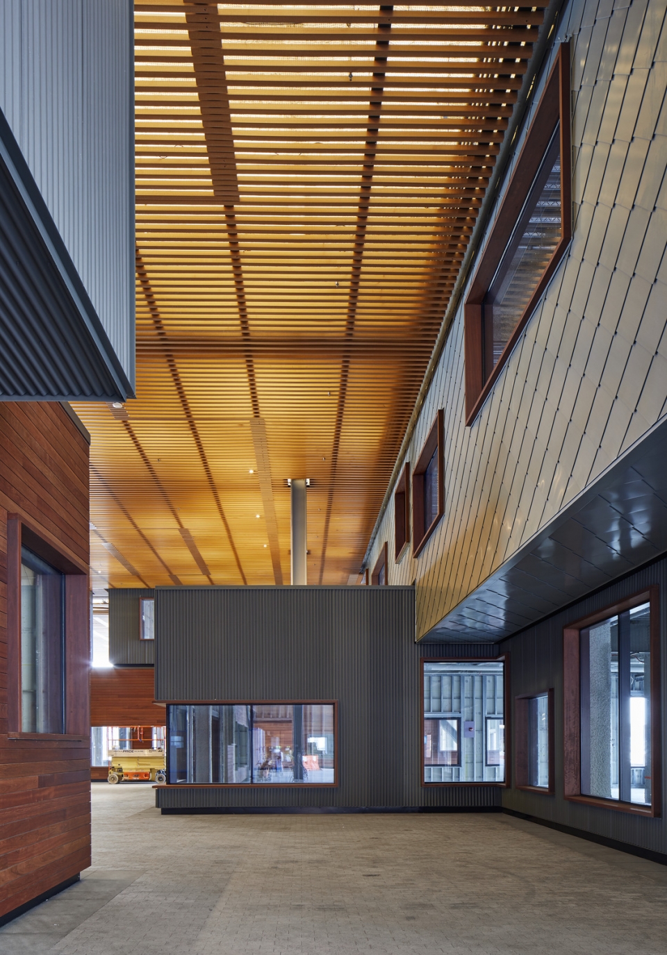 纽约 17 号码头公共空间,巨型玻璃面板系统成亮点-27