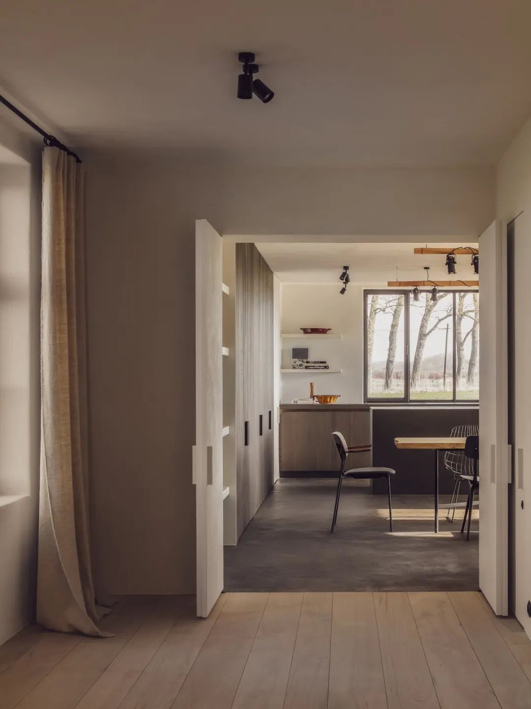 Nathalie Deboel 的温暖极简主义 | 比利时自然的室内设计美学-29