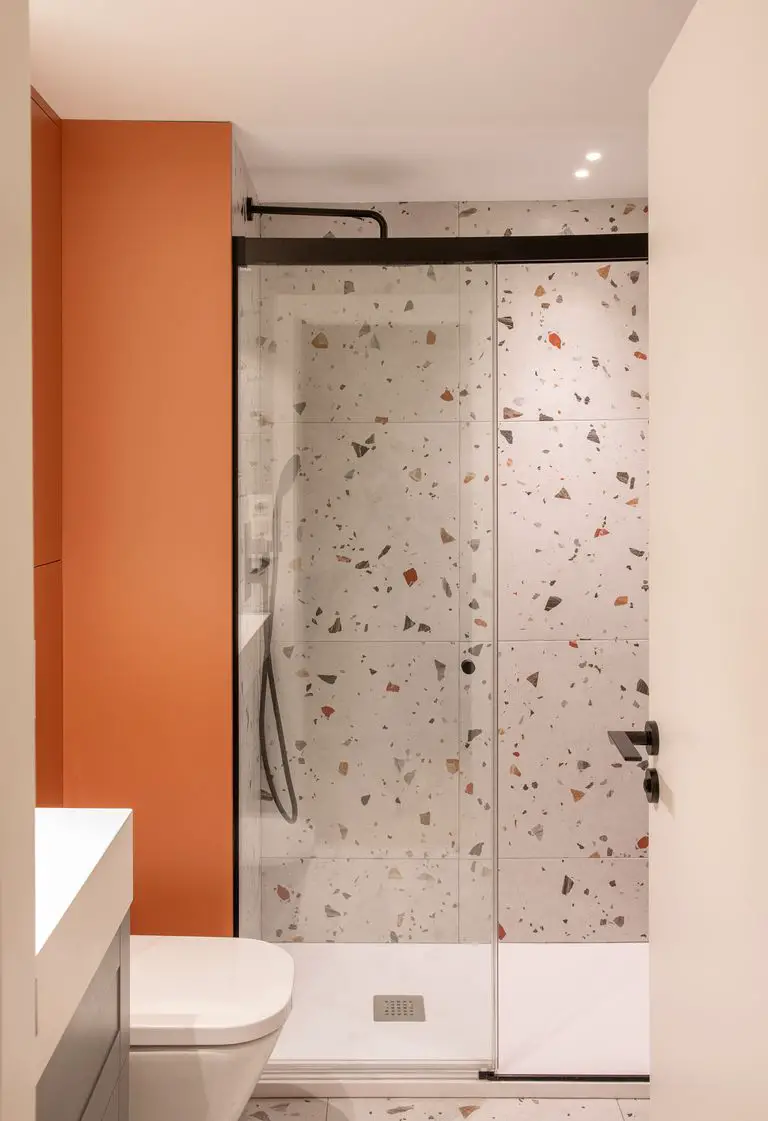 旋转家具打造开放式厨房,绿色与陶土色彩的巧妙运用-23