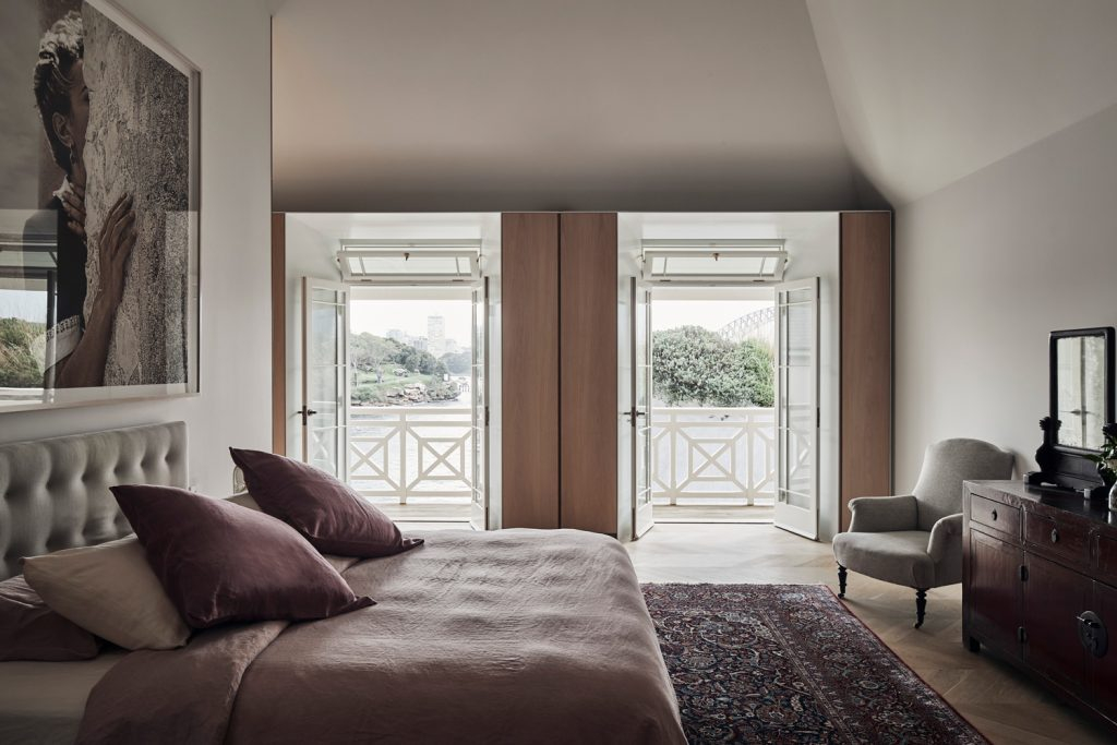 Two Parallel Buildings Above Sydney Harbour | Chenchow Little-27