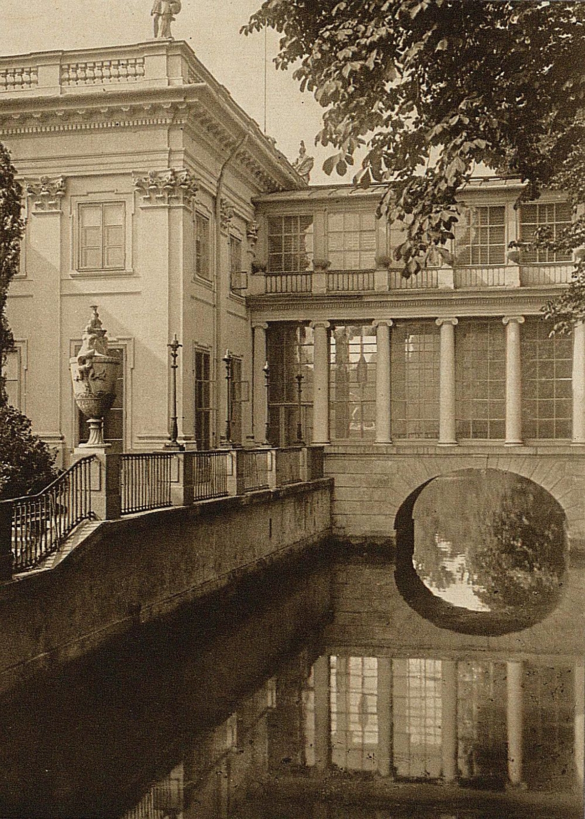 华沙皇家浴场公园内的岛屿宫丨波兰华沙丨蒂尔曼·冯·加默伦,多米尼克·梅林等-22