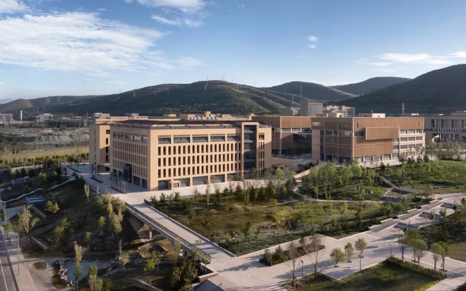 大学校园规划建筑设计：西宁 · 青海理工学院丨中国西宁丨清华大学建筑设计研究院有限公司（THAD）-0