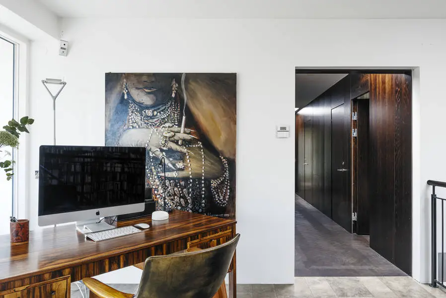 瑞典湖边现代别墅，诠释极致生活品味-9