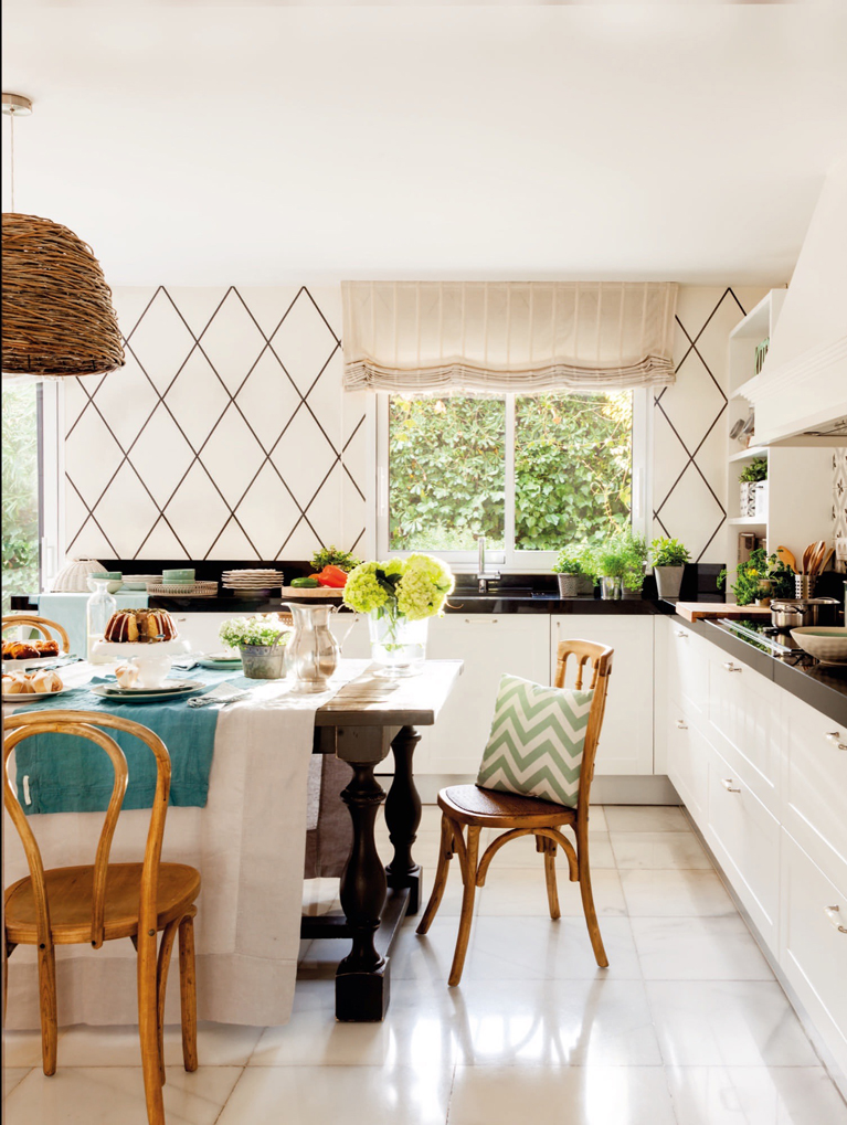 An unforgettable and Impressive Home Full of Natural Light-13