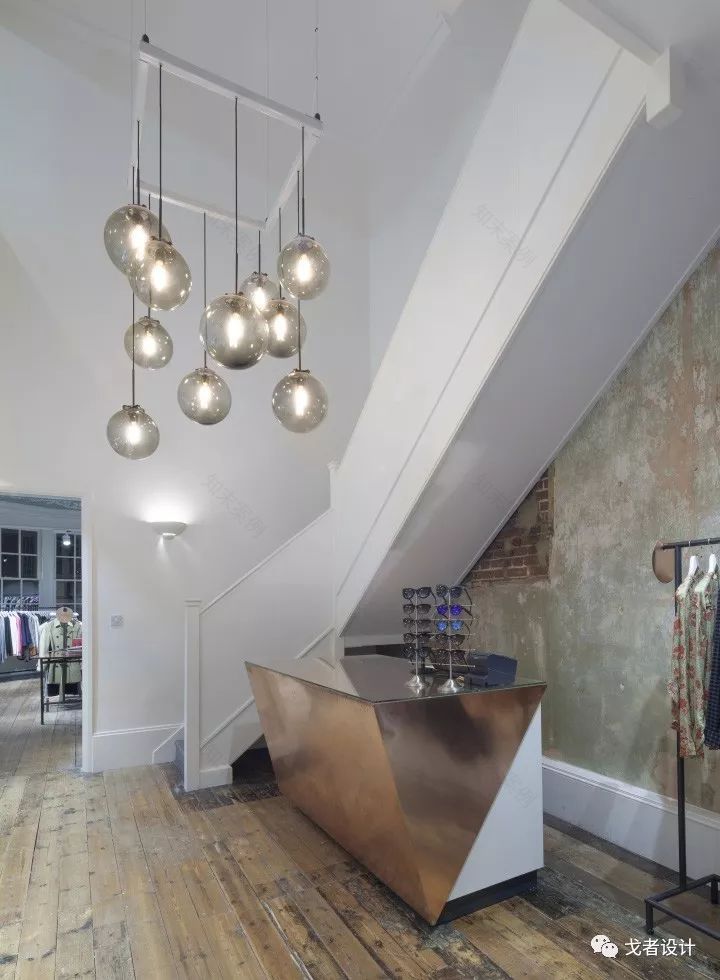 英国风情高档服饰概念店设计-1