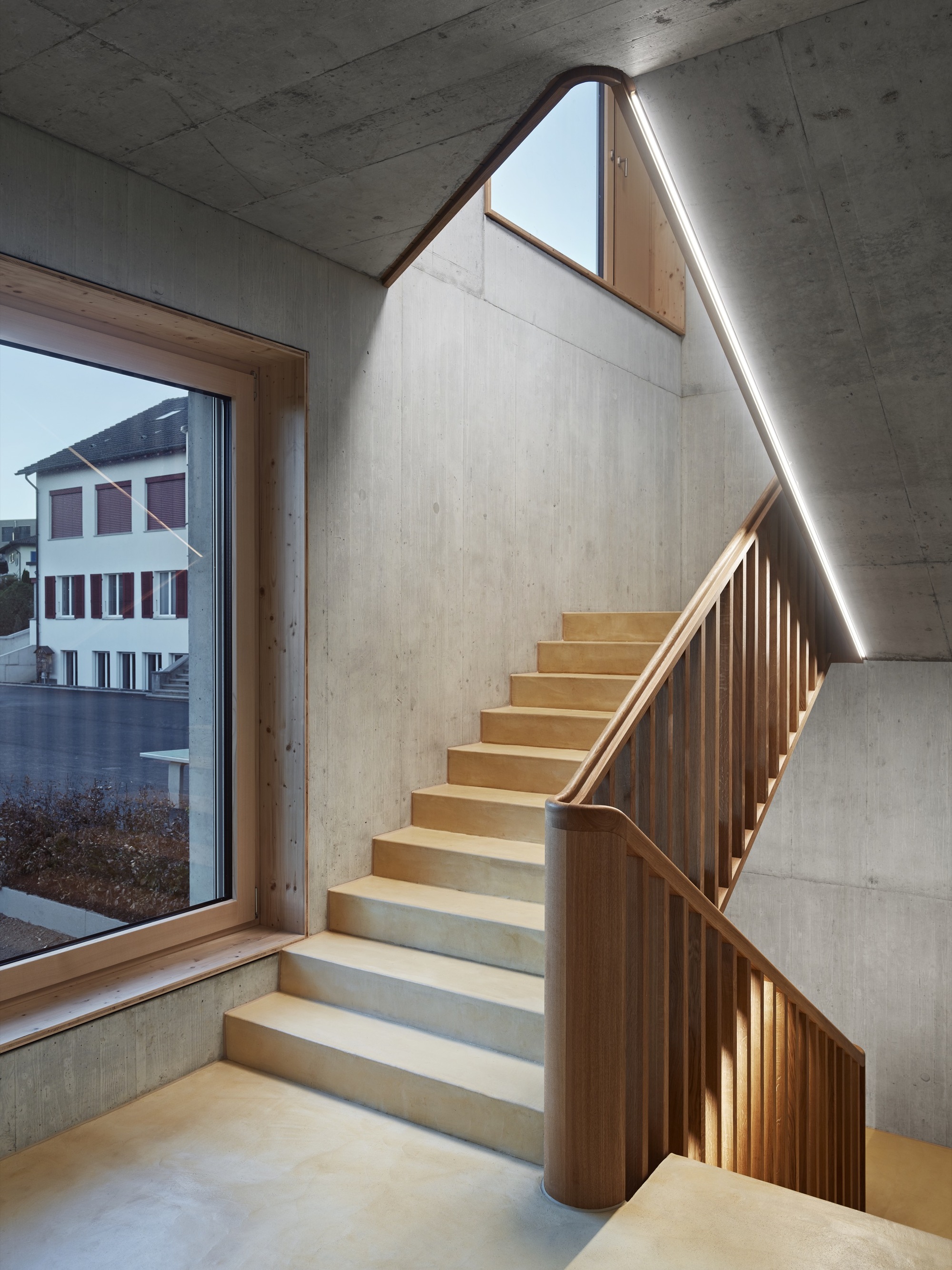 瑞士 Täuffelen 幼儿园 | 室内外和谐共生的教育空间-11