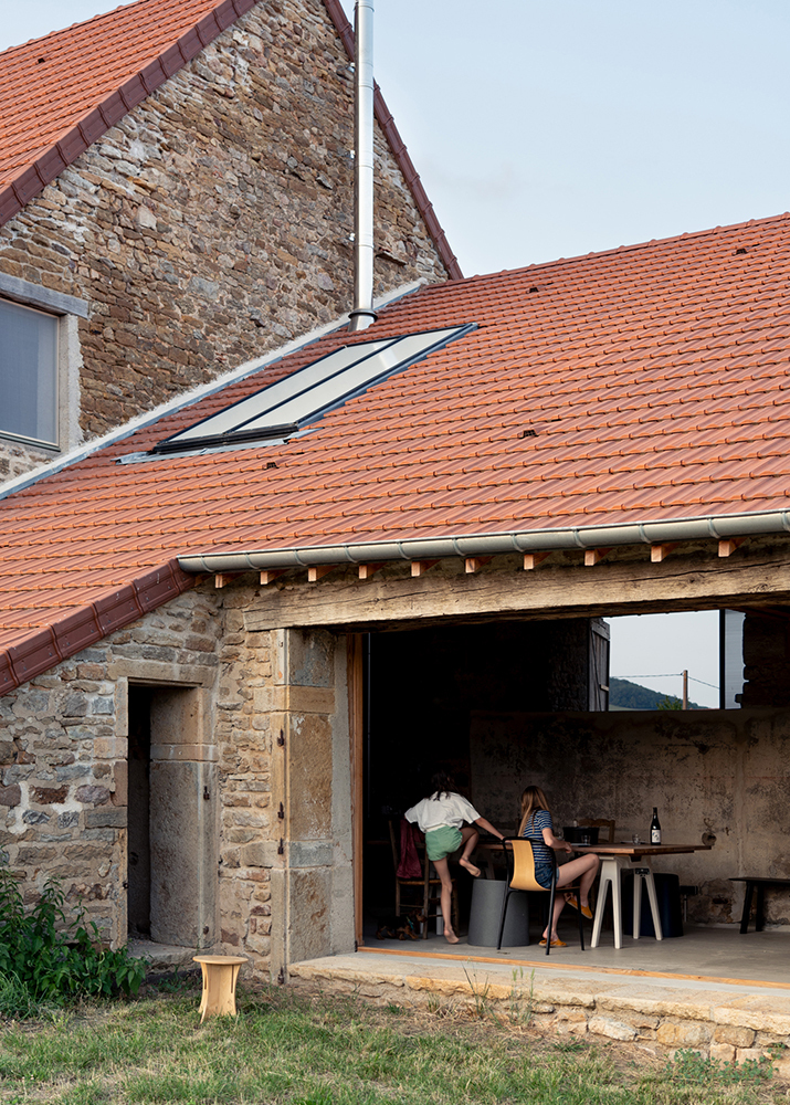 La Grange Burgundy Farm Renovation and Conversion / Le Dévéhat Vuarnesson Architectes-38