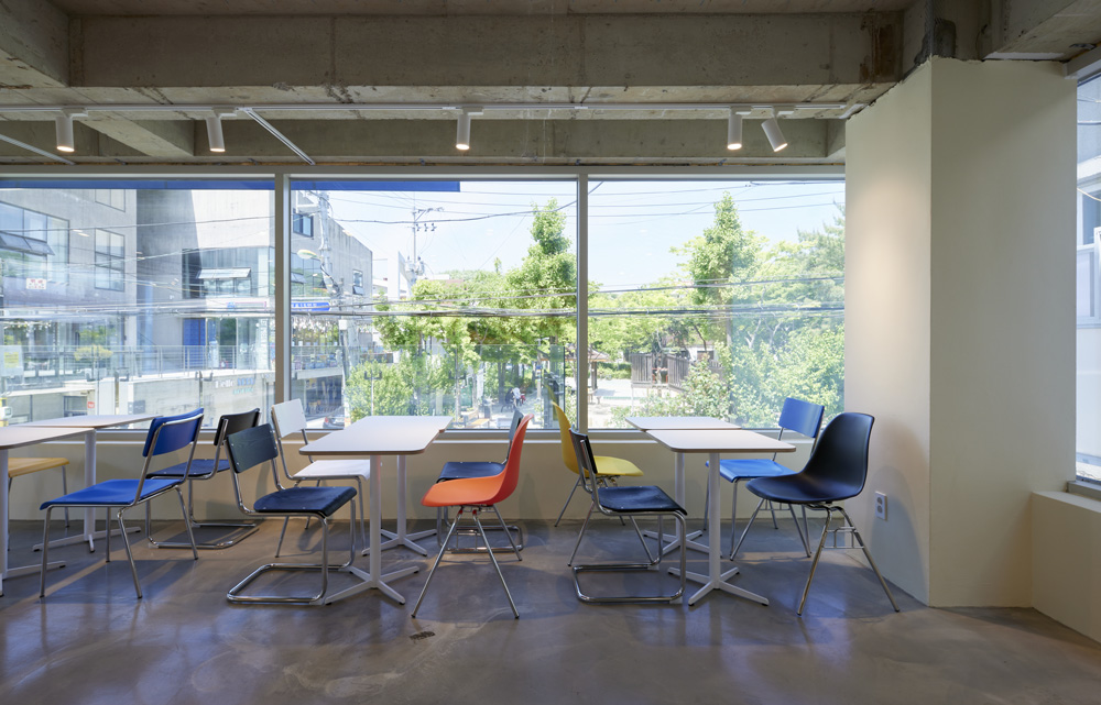 简约现代风 40 平咖啡店设计-8