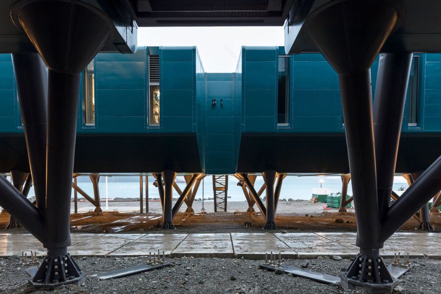 Comandante Ferraz Antarctic Station / Studio 41-35