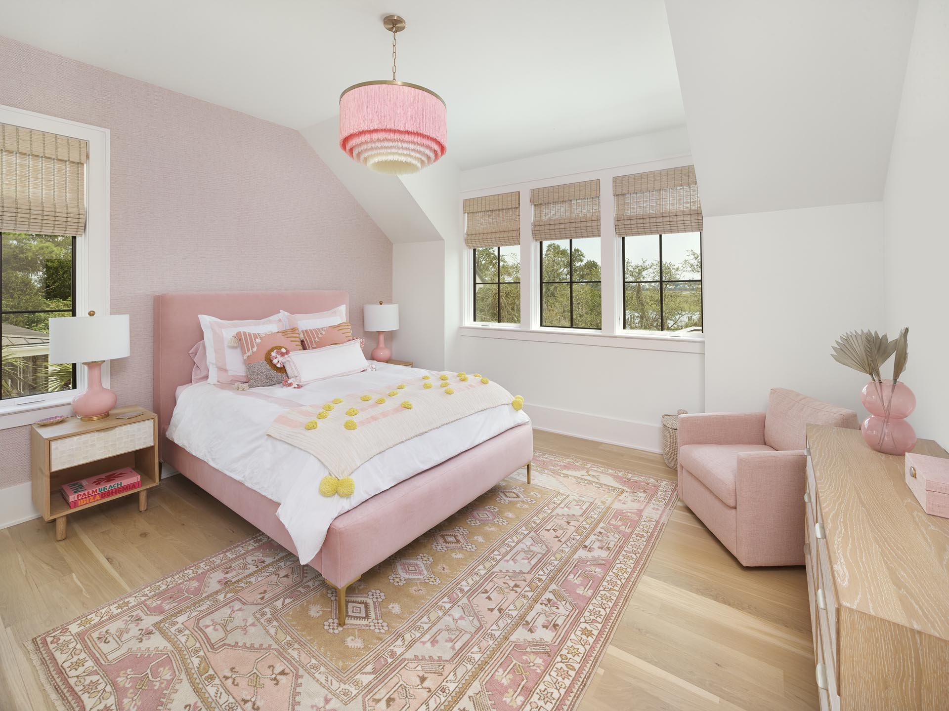 溪边的愉悦之地；溪畔的乐土（若这里是一个具体地方名字，可直译为溪畔之悦 ） -13