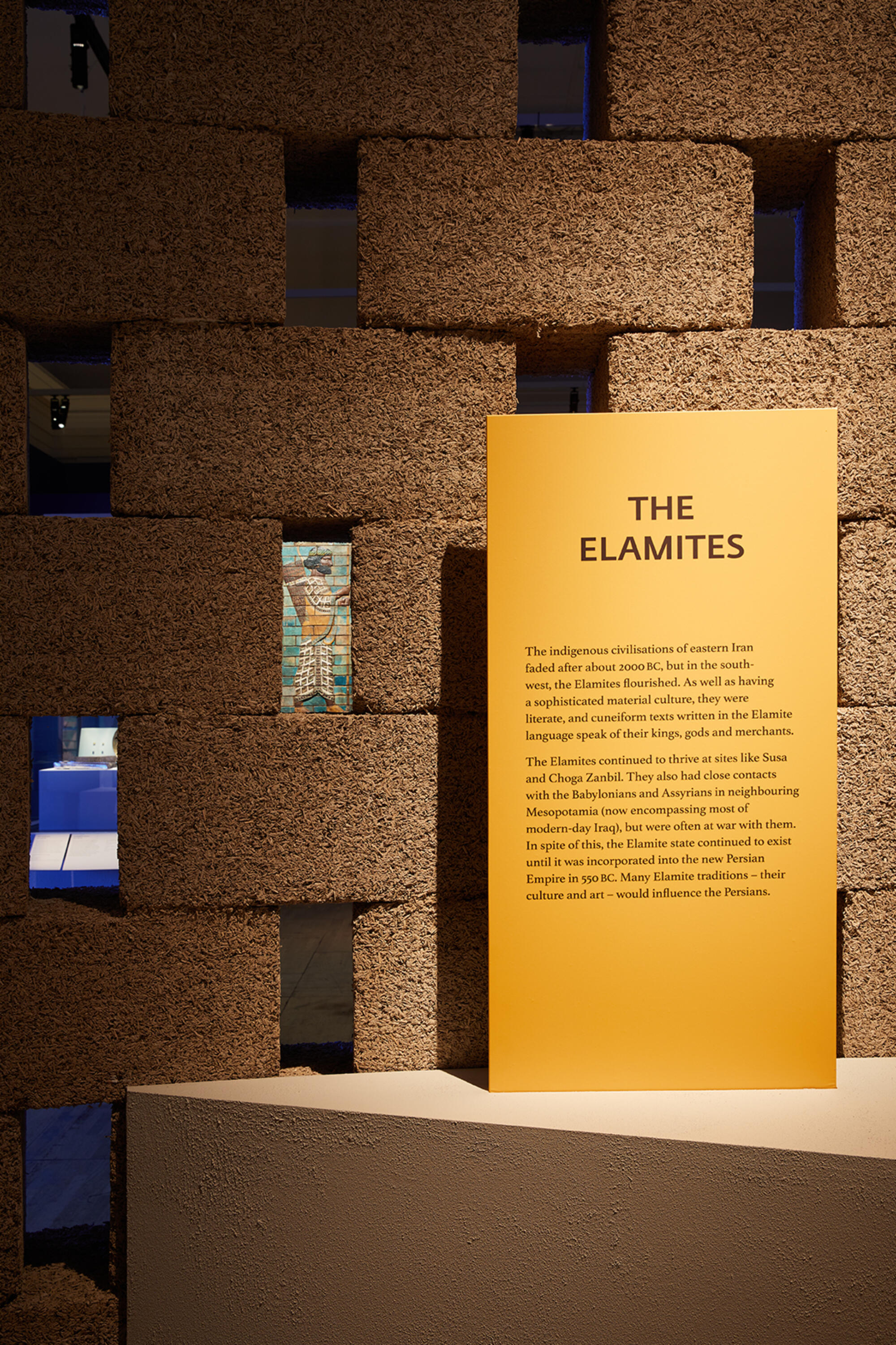 维多利亚和阿尔伯特博物馆的伊朗史诗特展（注：V&A一般指英国维多利亚和阿尔伯特博物馆，如果这里不是该含义，请提供更多背景信息） 丨英国伦敦丨Gort Scott-25