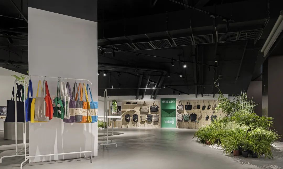 云端的期刊体验 · Jetlag Books 西单限时店设计丨中国北京丨方夏设计-31