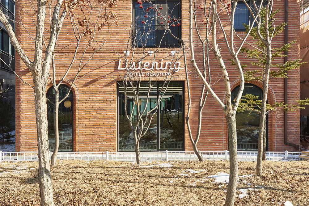 现代简约咖啡厅 | 洛斯廷咖啡室内设计-17