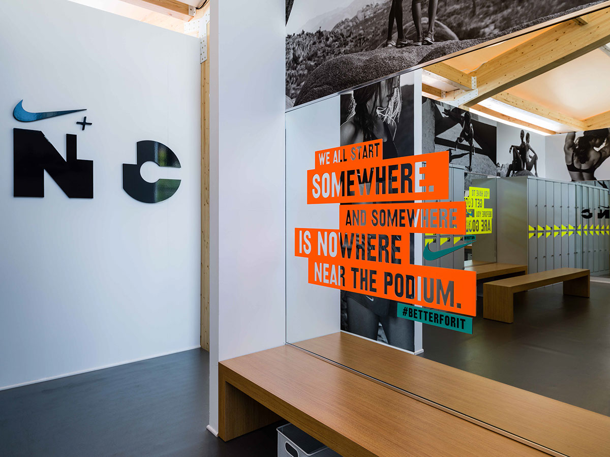 NIKE WOMEN - TORONTO-6