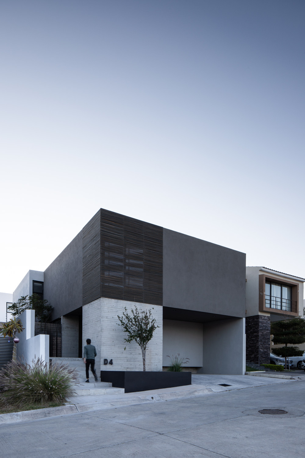 墨西哥 D-4 别墅 | 木质立方体与户外庭院打造独特空间-19