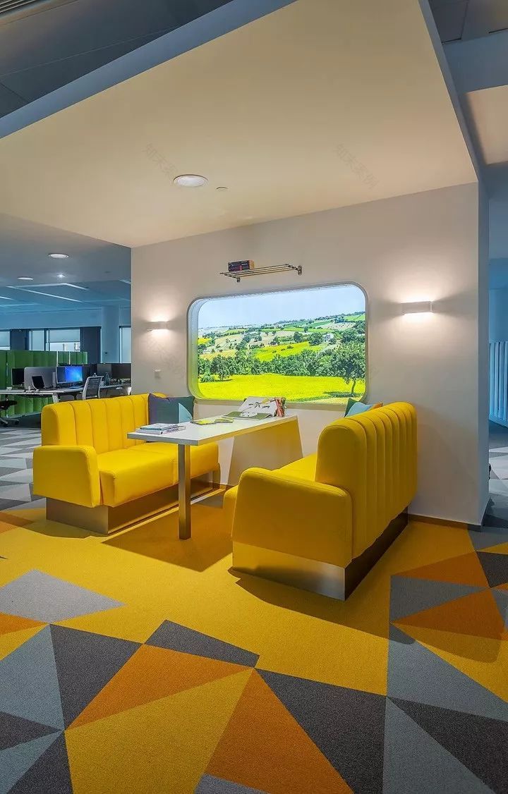 科幻未来主义元素融入的 Thales 泰雷兹办公室设计-8