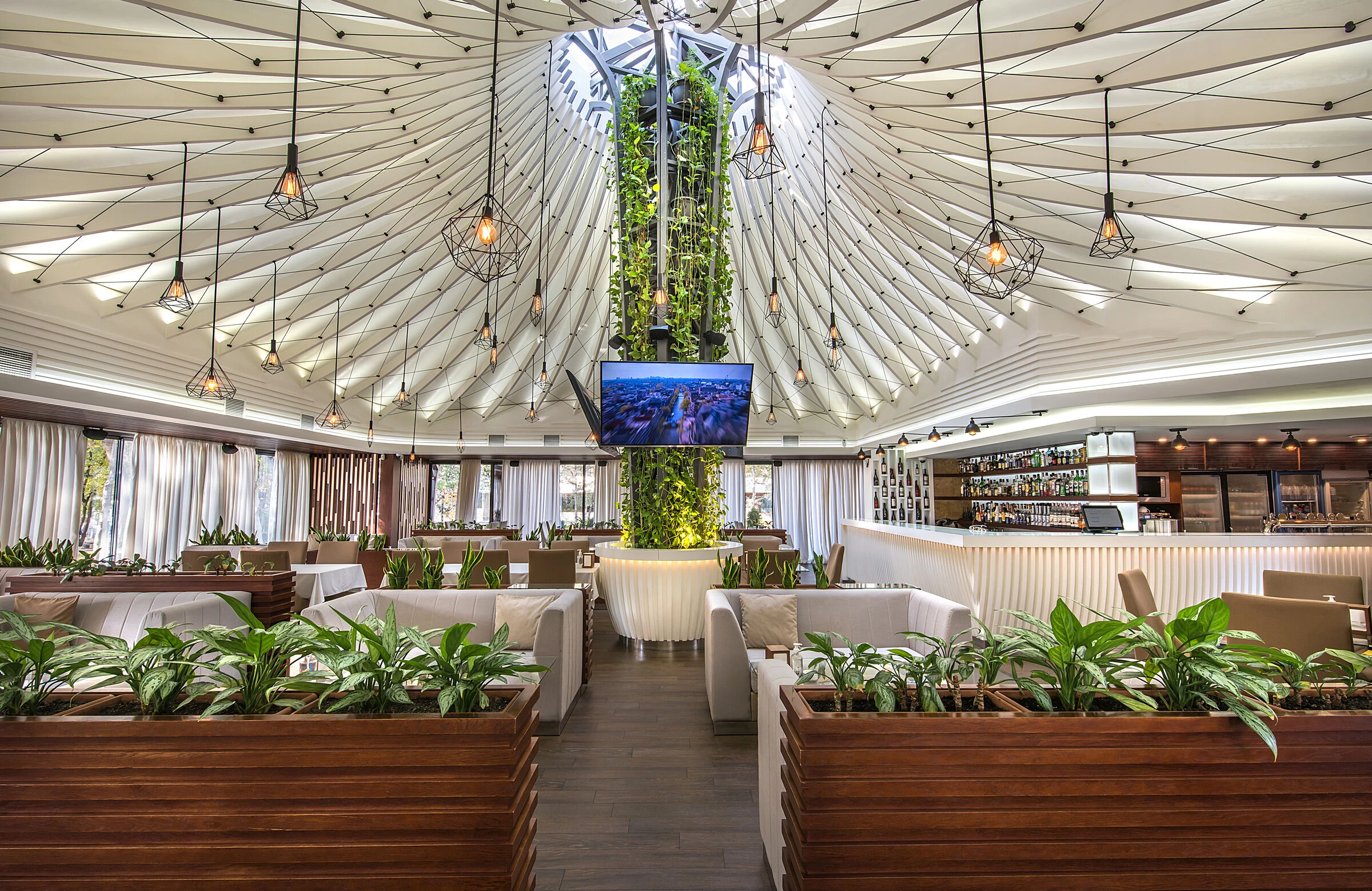 亚美尼亚“旗帜”餐厅丨GDG-21