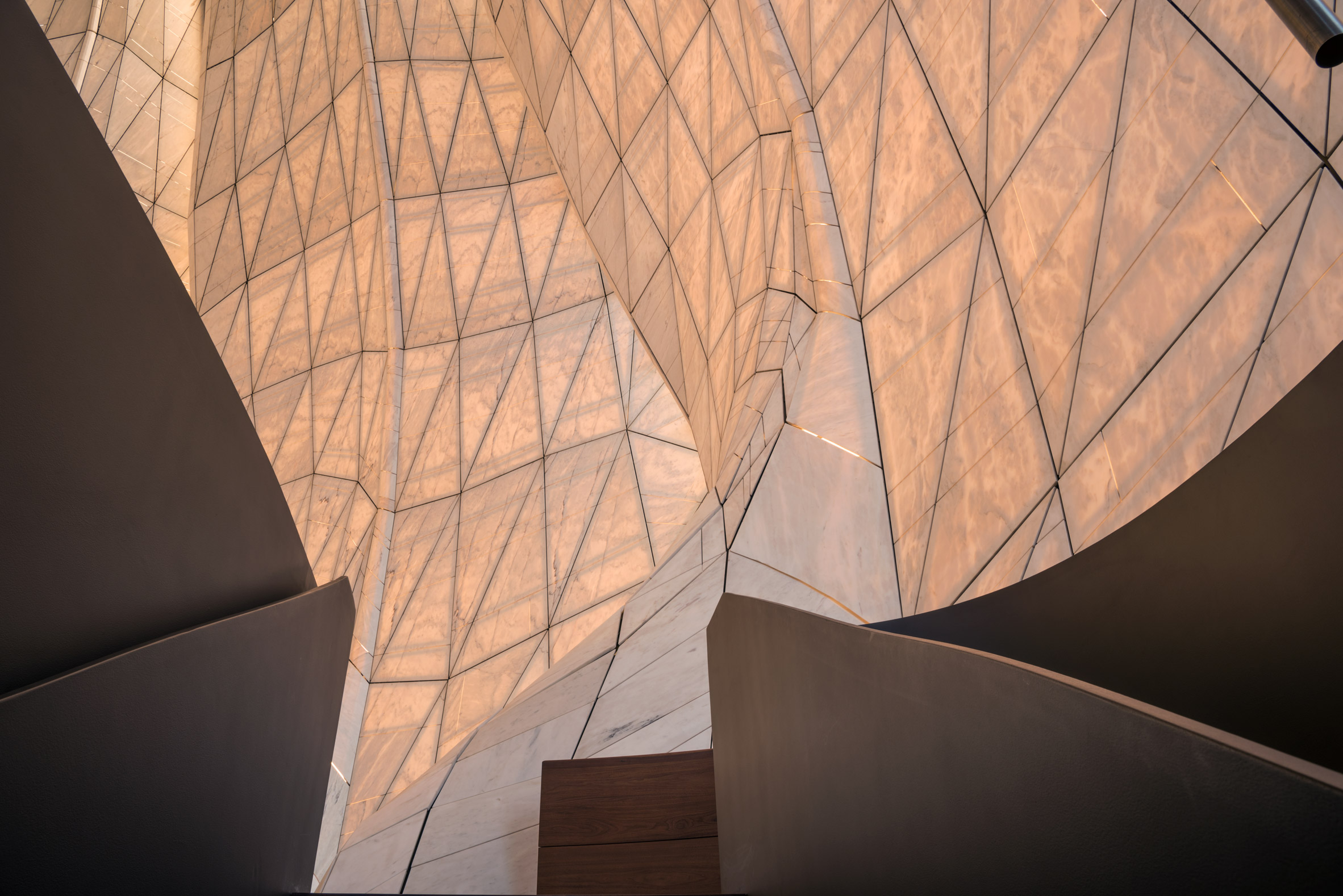 Bahá’í temple in Chile by Hariri Pontarini features torqued wings made of steel and glass-12