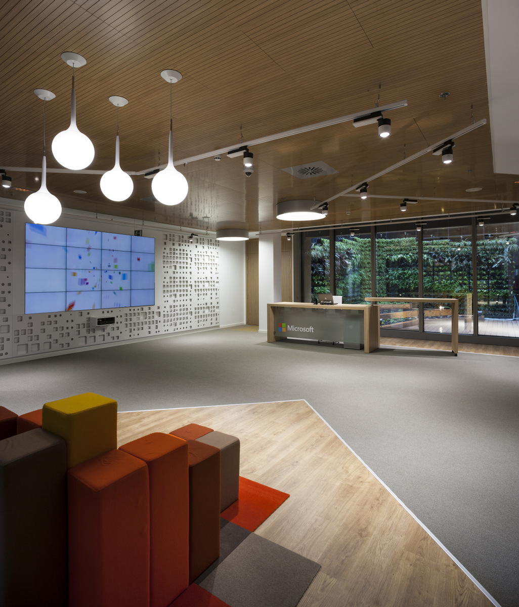 Inside Microsoft’s New Madrid Office  3g office-0