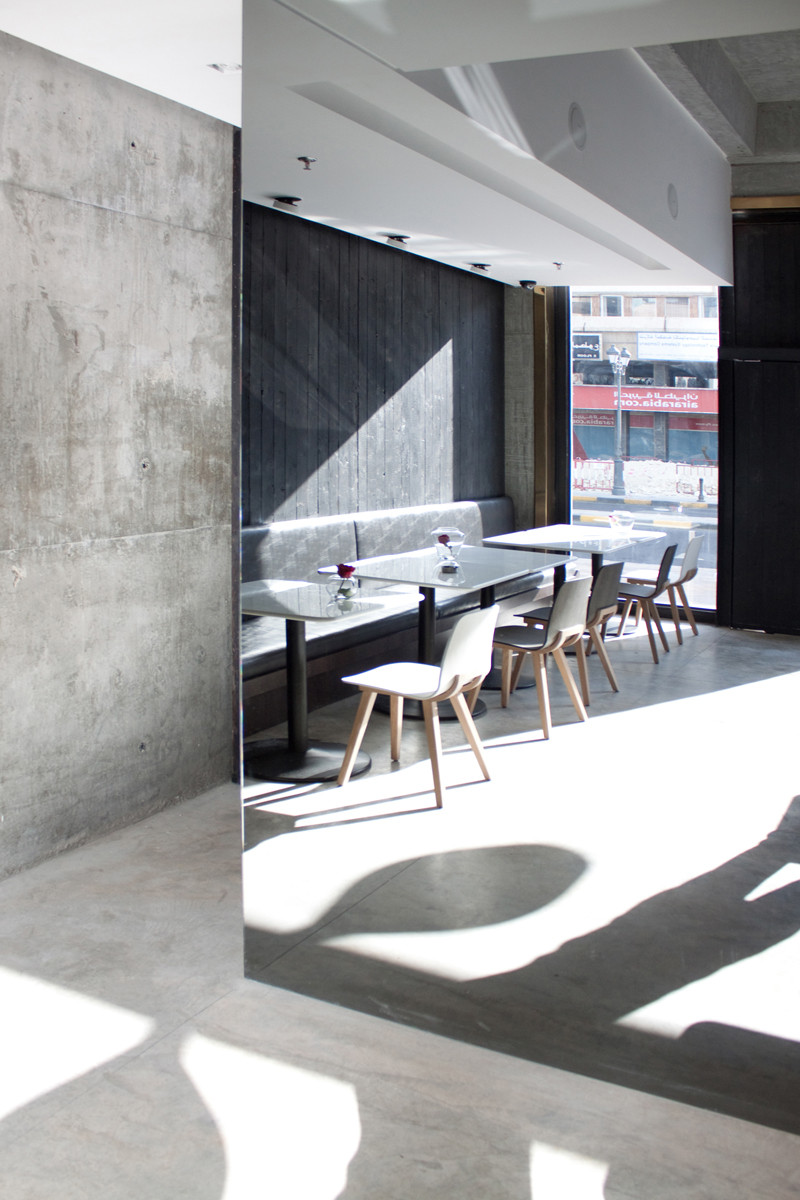 乌汶黑调小酒馆  Rashed Alfoudari-3