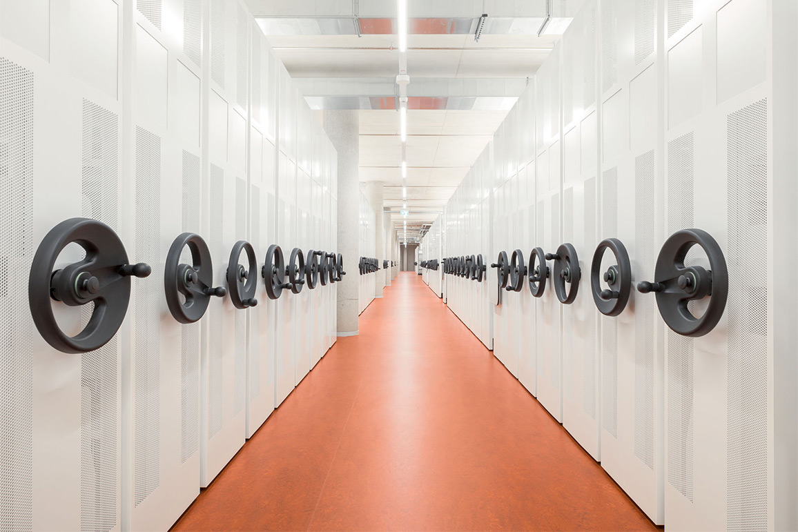 Philipps-Universität Marburg, Zentralbibliothek auf dem Campus Firmanei - hw-9