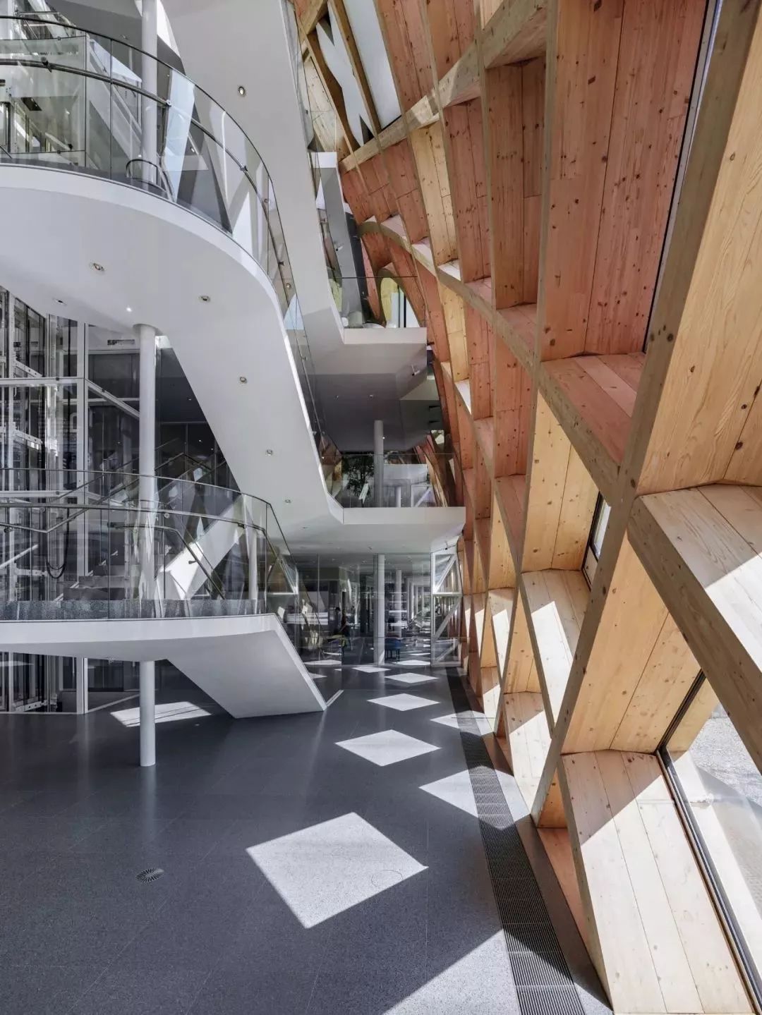 Swatch 总部大楼,木结构与品牌精神的完美融合-4