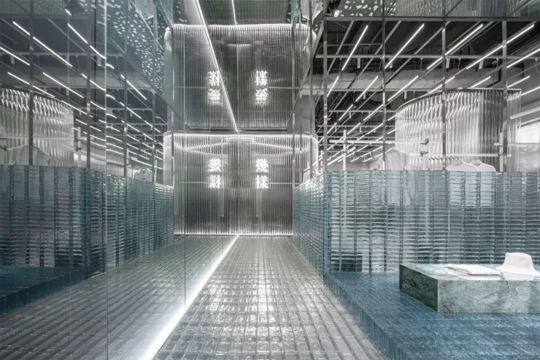 深圳·“幾樣GEIJOENG”女装概念店 / Studio10-2