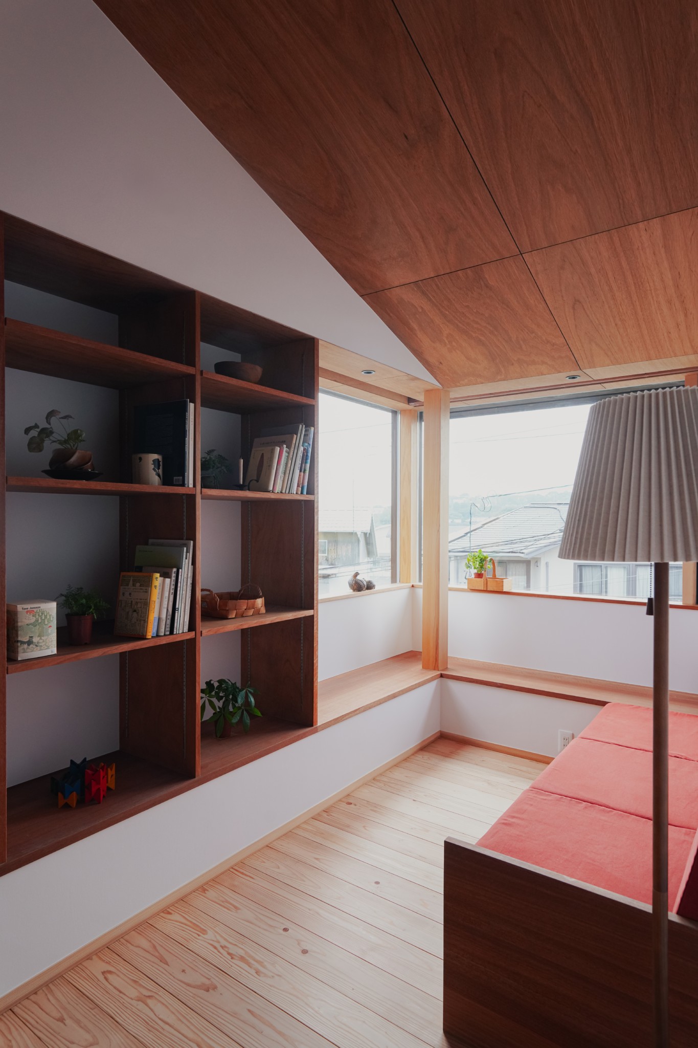 大村「高台にある焼杉の家」丨Atelier HAG-3