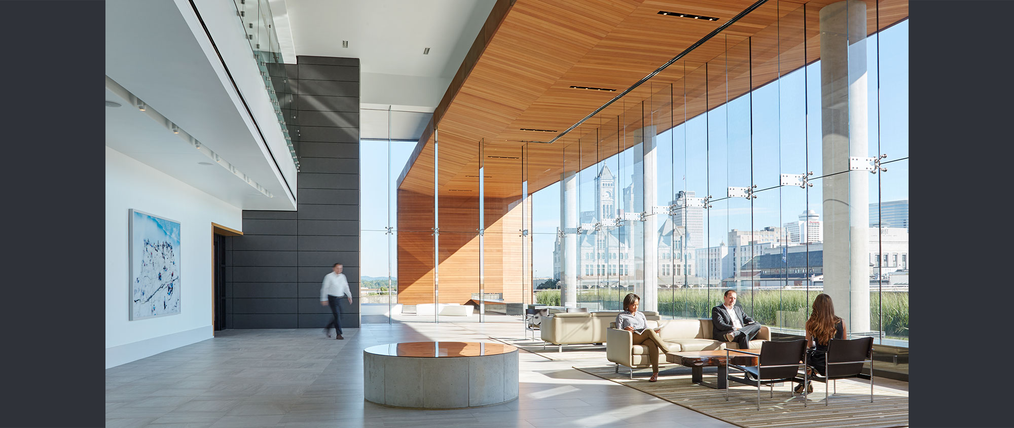 峡谷渡口；沟壑交汇处（注：需结合具体语境确定最合适的表达，这里Gulch常见释义为峡谷、沟壑，Crossing有渡口、交汇处等意思） 丨美国纳什维尔-2