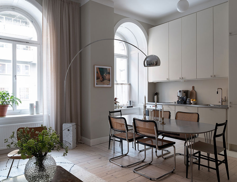 斯德哥尔摩惊人室内设计 | 拱窗与高挑天花的完美融合-5