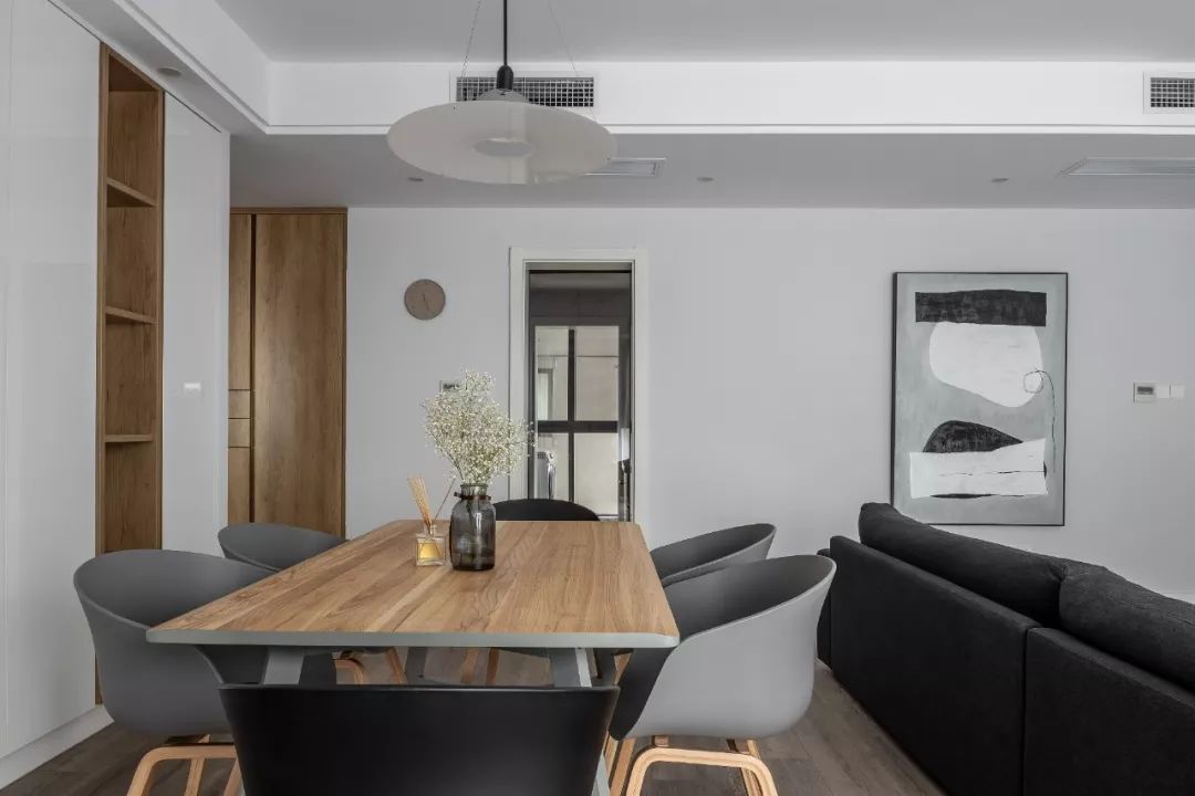 137㎡三口之家,温馨设计融入阳台、投影仪与衣帽间-27