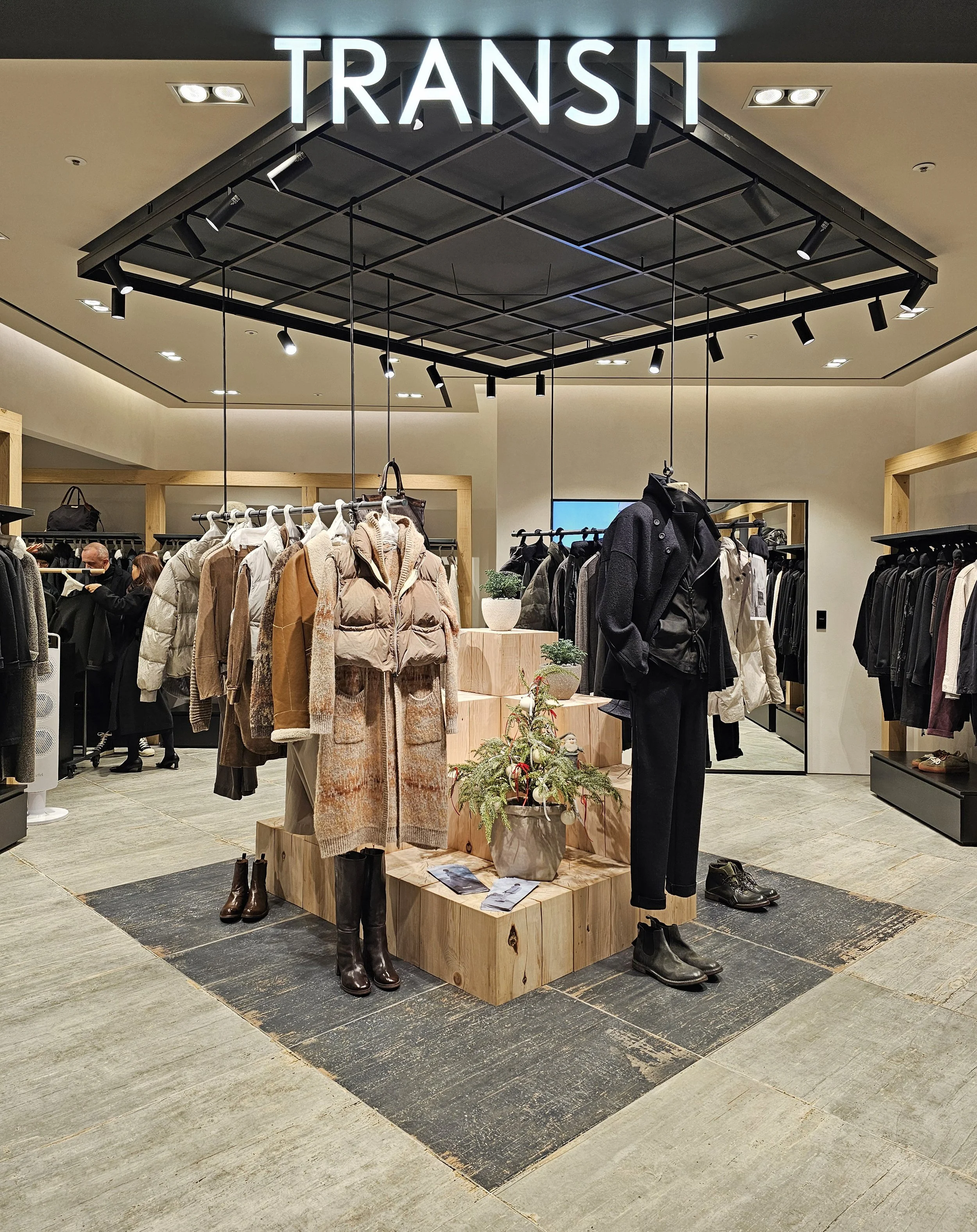 transit store in galleria luxury hall west — hjl studio-25