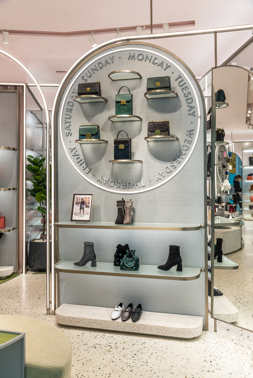 MON to SUN 品牌概念店-7