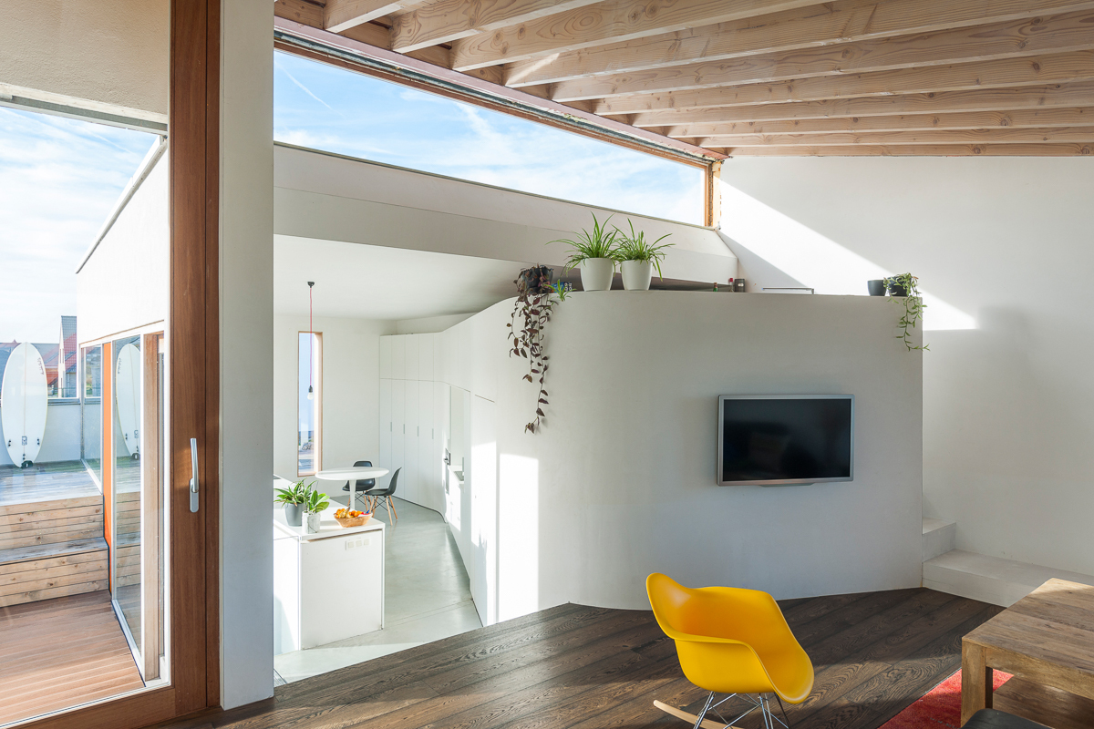 颠覆传统的比利时海滨住宅-41