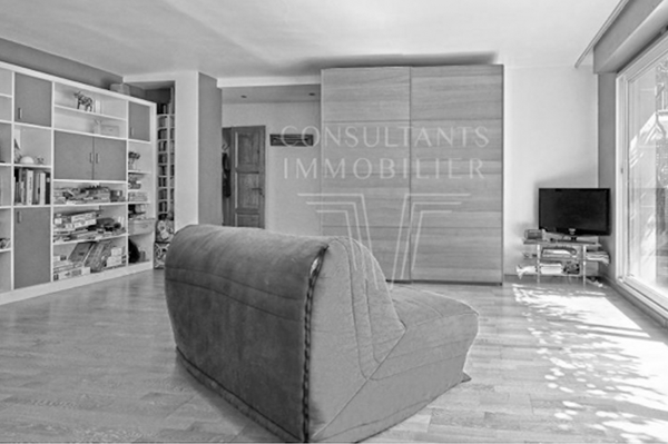 塞纳河畔讷伊以及花园旁（注：Neuilly sur Seine是法国巴黎的一个地名，一般固定译为塞纳河畔讷伊 ，sur Jardin直译为在花园上，结合语境理解为花园旁 ） 丨未明确,装饰设计为Stephanie Beaujard-19