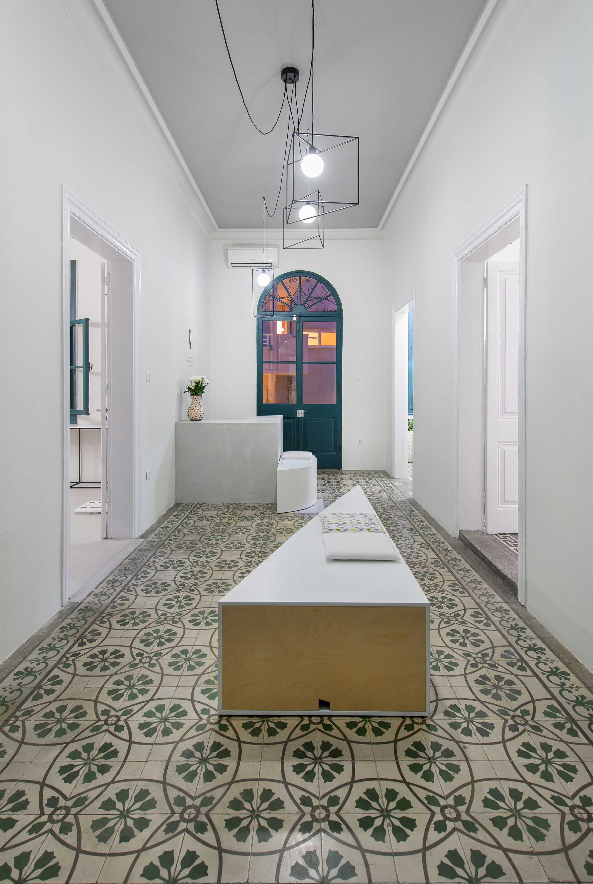 历史与未来交融的整形诊所设计-21